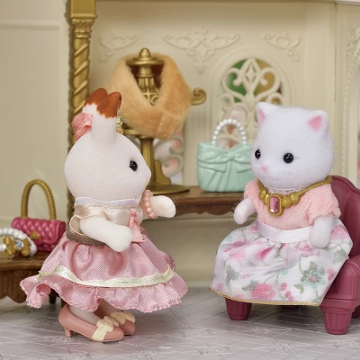 Calico Critters Fashion Boutique, Dollhouse Playset With Figure And Fashion Accessories - Image 2