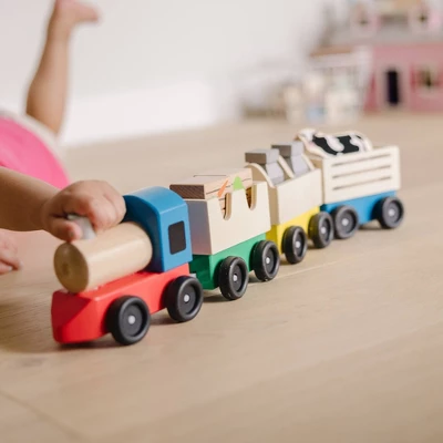 Melissa & Doug Wooden Farm Train Set - Classic Wooden Toy (3 Linking Cars) - Image 4