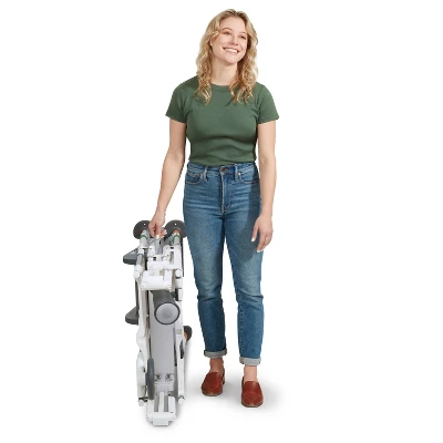 Radio Flyer Play & Fold Away Modern Farm House - Image 8