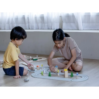 Plantoys| Rubber Road & Rail Set - Medium - Image 6